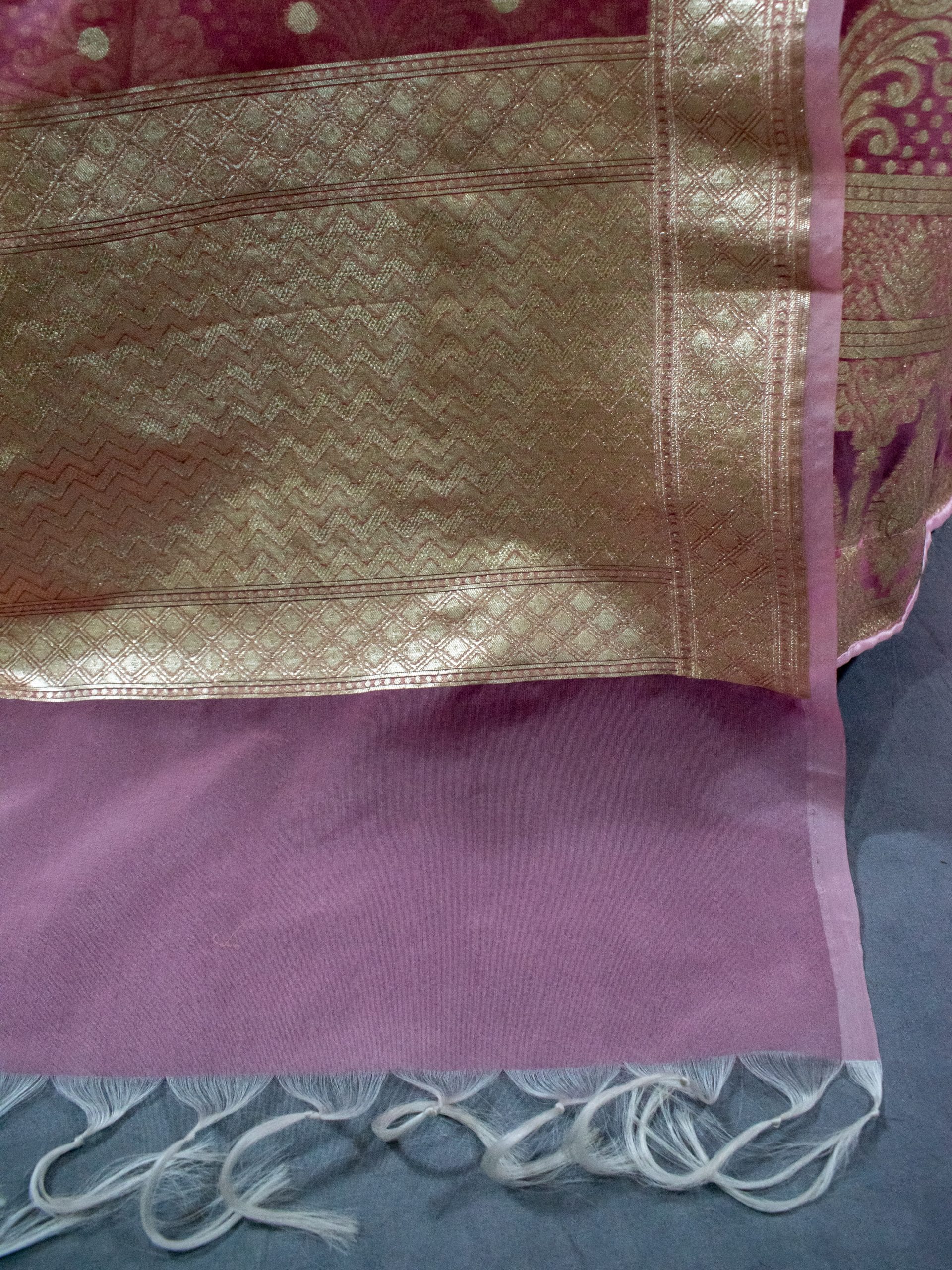 Banarasi Unstitched Lehenga & Blouse Fabric With Dupatta-Pink