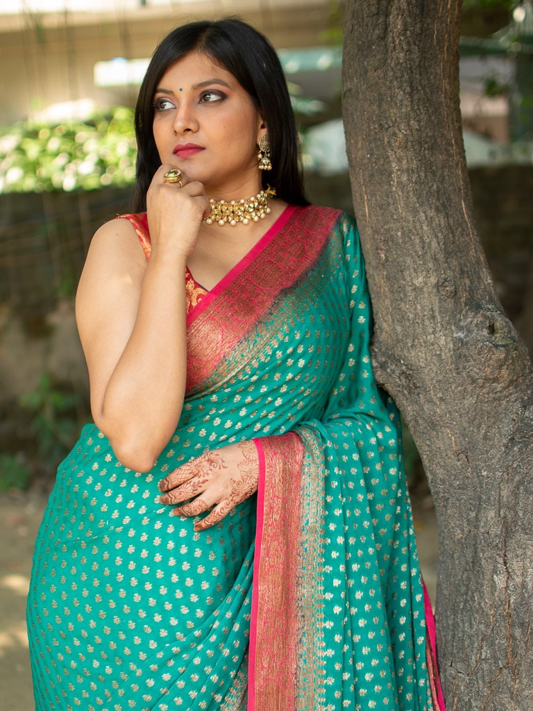 Banarasi Pure Georgette Saree With Antique Zari Buti Weaving & Contrast Border-Teal & Red