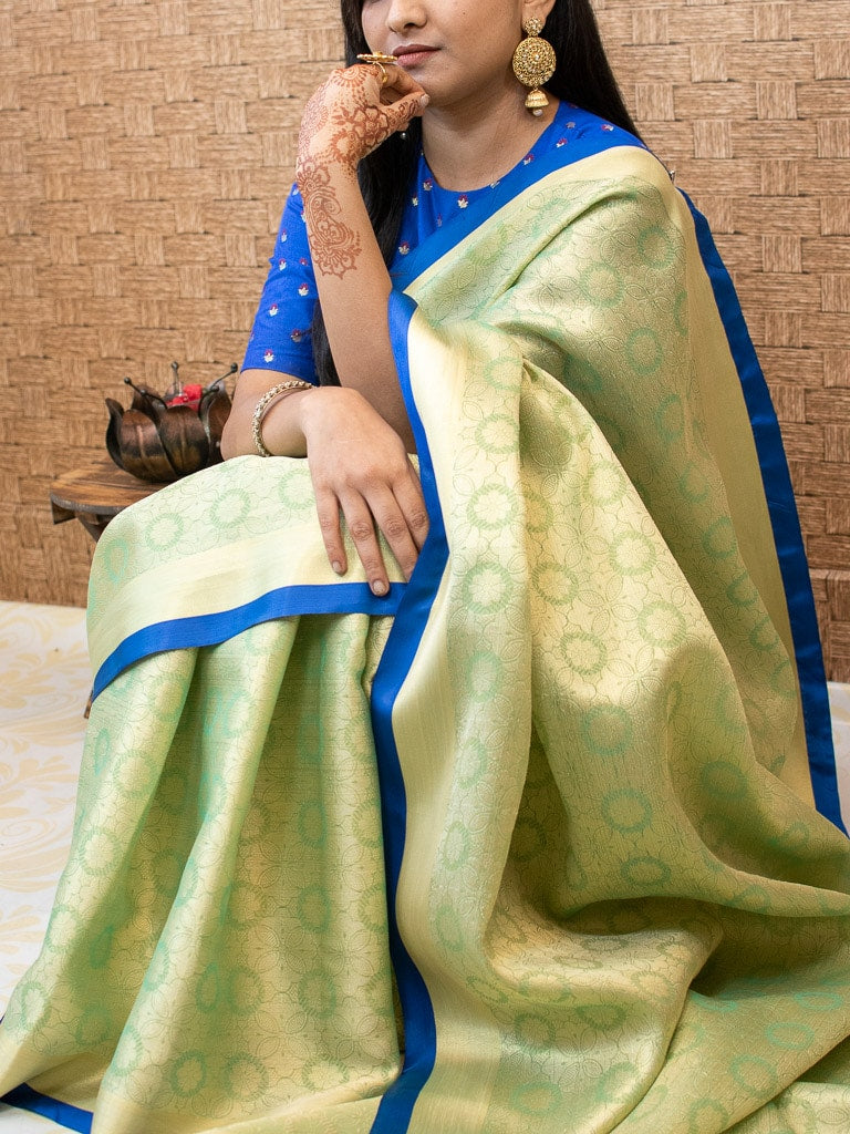 Banarasi Kora Muslin Saree With Tanchoi Weaving & Contrast Kinari Border-Green