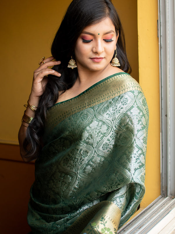 Banarasi Kora Muslin Saree With Tanchoi Weaving & Skirt Border-Green