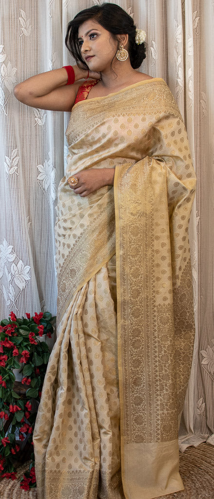 Banarasee Handwoven Pure Silk Cotton Saree With Antique Zari Buti & Bo