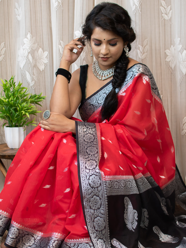 Banarasi Semi Silk Saree With Silver Zari Weaving & Contrast Border-Red