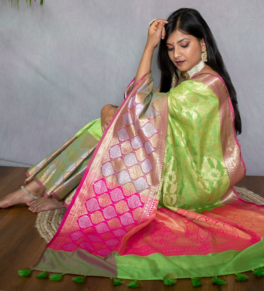 Banarasi Kora Saree With Silver Zari Buti Weaving & Contrast Skirt Border -Green