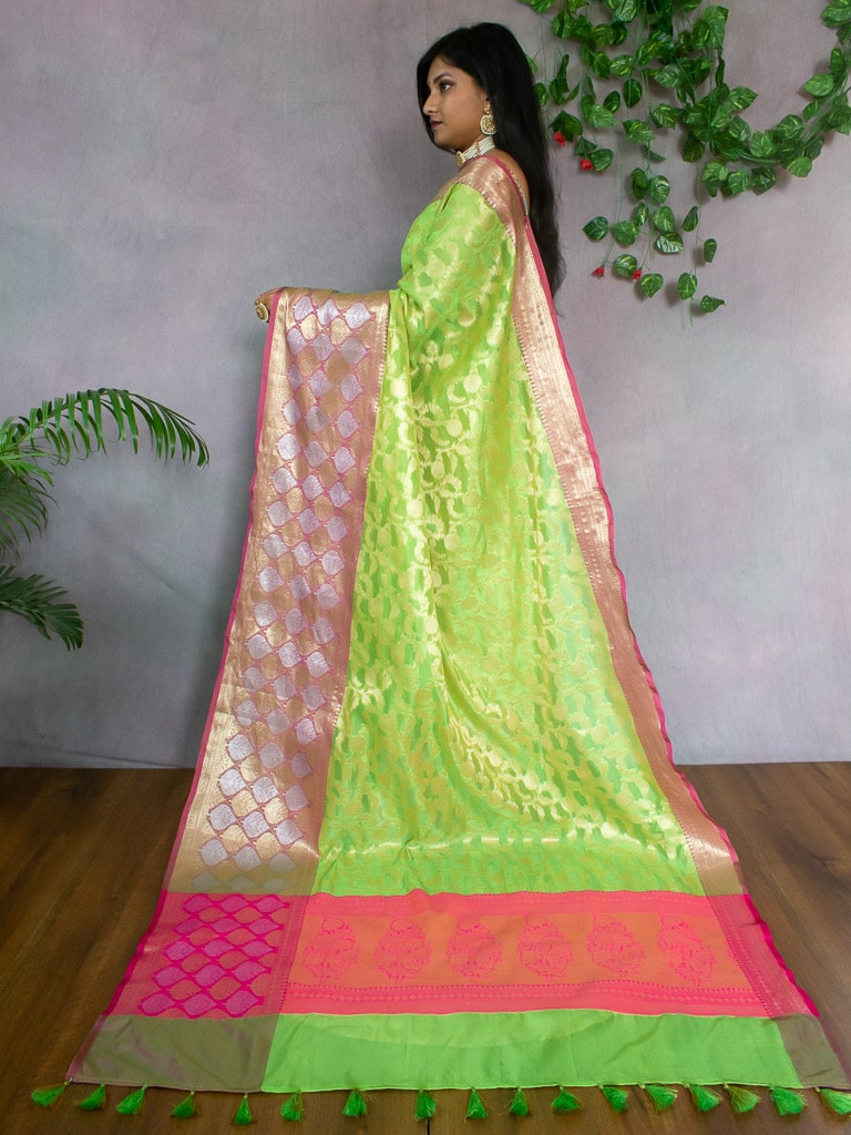 Banarasi Kora Saree With Silver Zari Buti Weaving & Contrast Skirt Border -Green