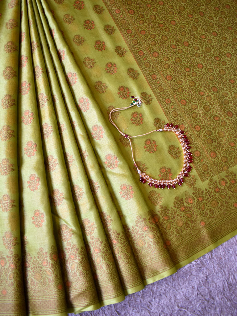 Banarasi Handwoven Pure Dupion Silk Saree With Floral Buta Weaving-Green