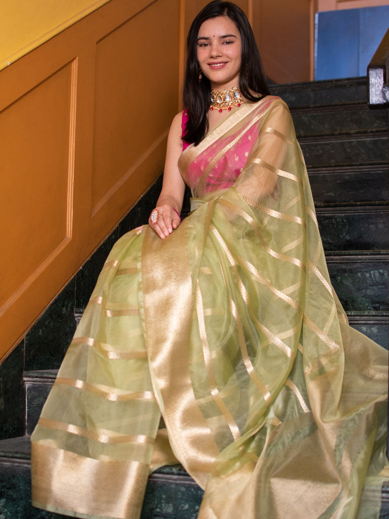 Banarasi organza Saree With Zari Weaving-Green